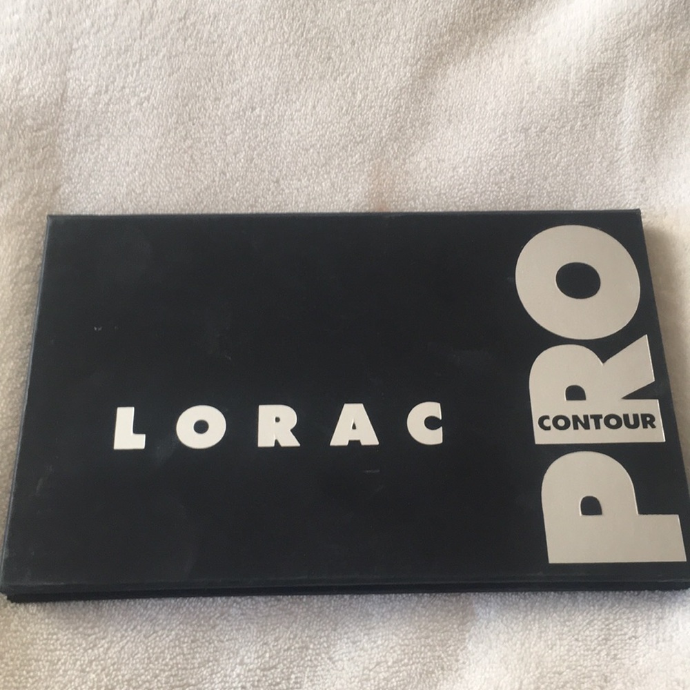 Lorac pro contour palette